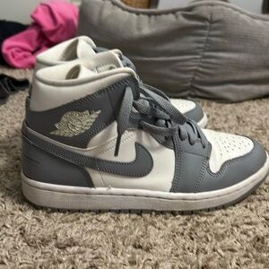 blue-ish/ gray-ish air jordans 7.5!